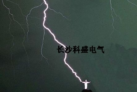 巴西號稱全球閃電次數(shù)最多的國家，當遇到這個城市，就只能認慫